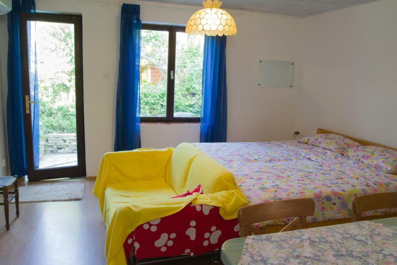 Karmen Lägenhet Veli Lošinj Exteriör bild